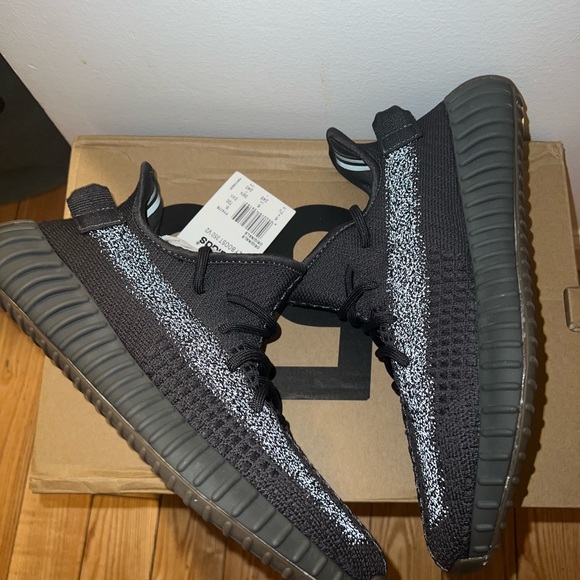 Yeezy Other - Yeezy Boost 350 V2 ‘Cinder’ ❤️‍🔥

Size - 7.5 Womans / 6.5 mens / 39.5 Euro